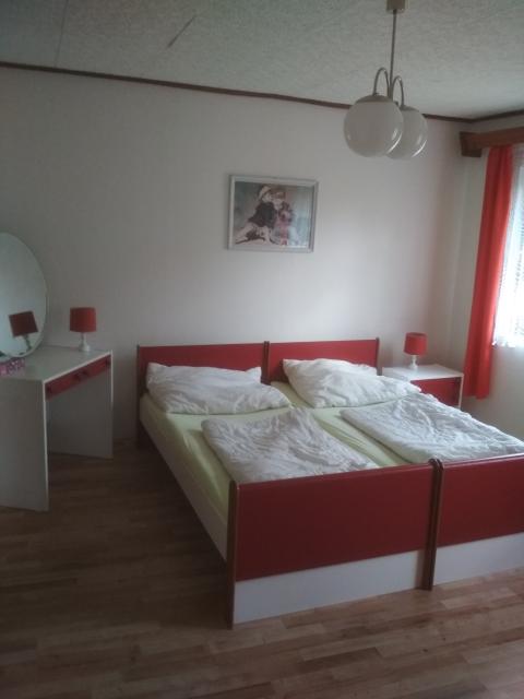 Červená ložnice
